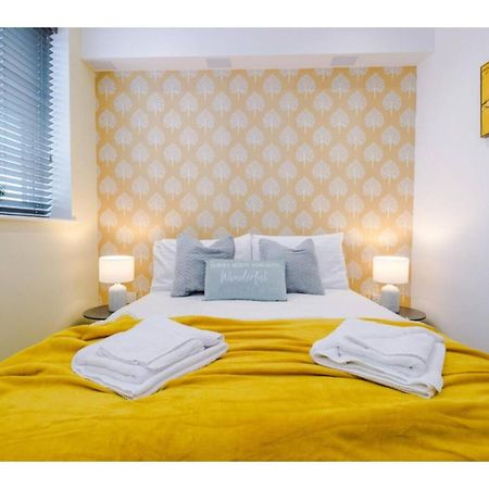 The Ecclesian Deluxe Apartments Near Trafford Centre Eccles Train Station Manchester Eksteriør billede