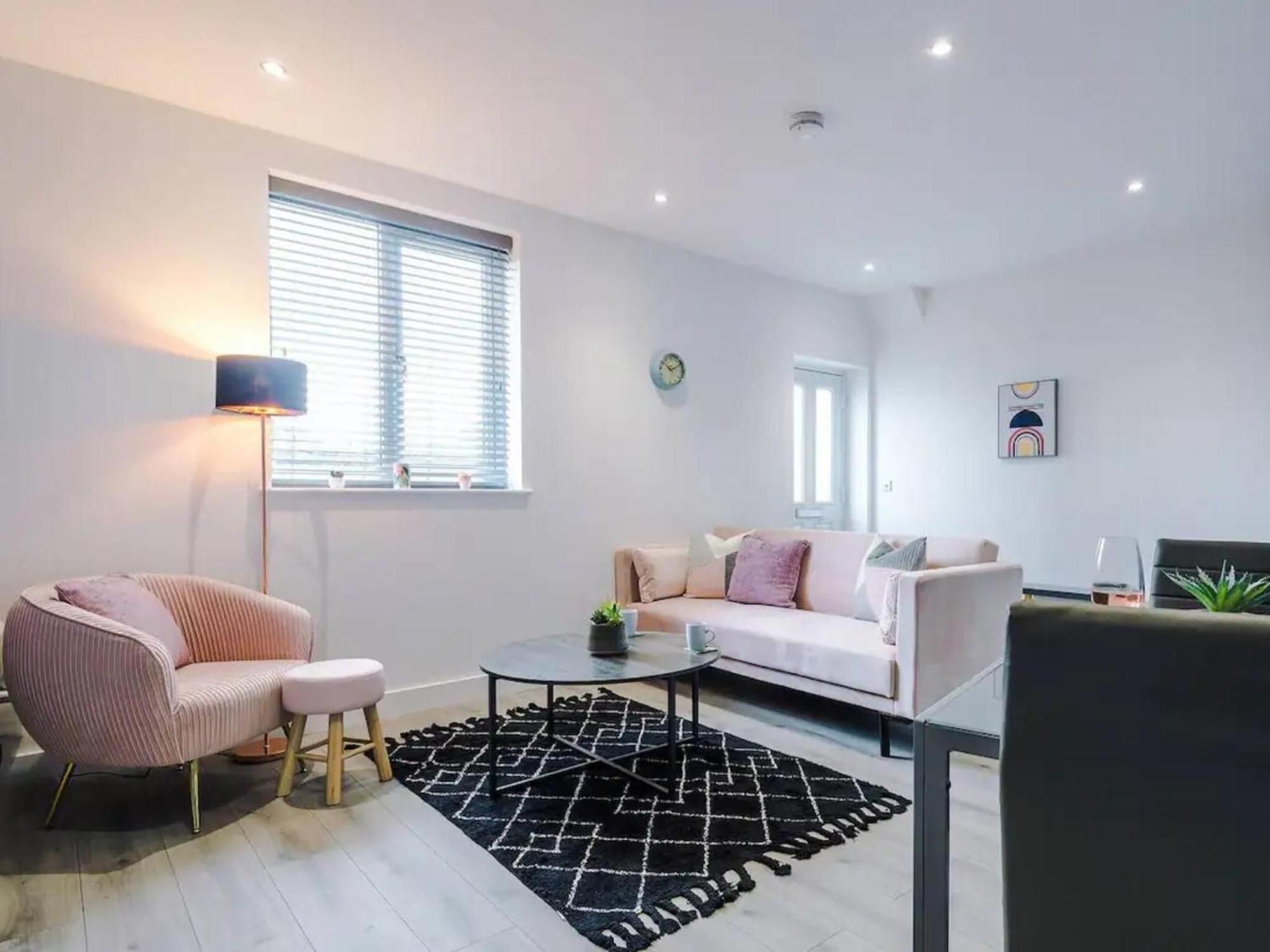 The Ecclesian Deluxe Apartments Near Trafford Centre Eccles Train Station Manchester Eksteriør billede