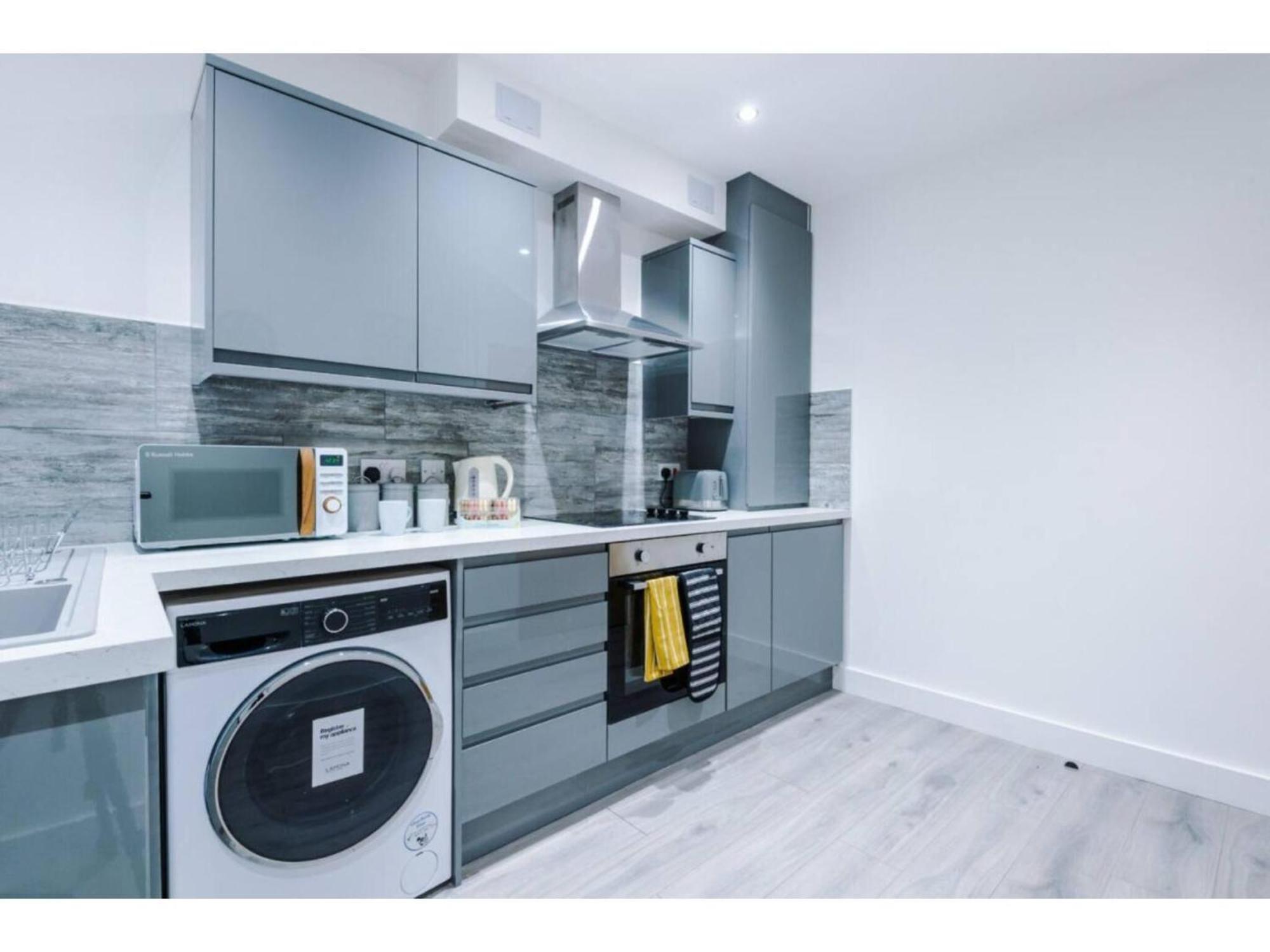 The Ecclesian Deluxe Apartments Near Trafford Centre Eccles Train Station Manchester Eksteriør billede
