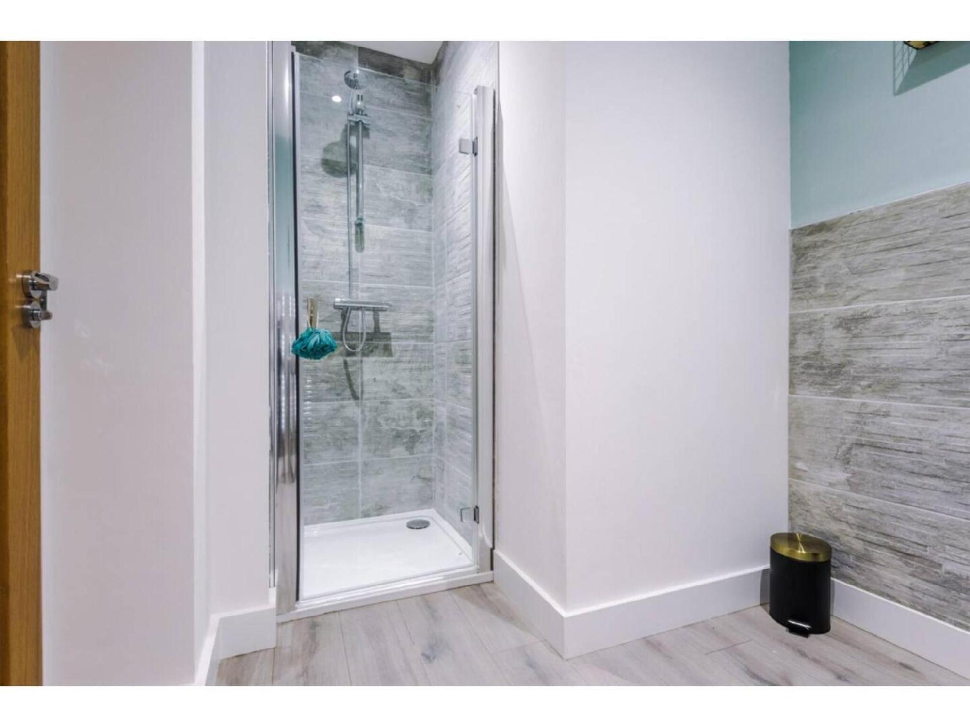 The Ecclesian Deluxe Apartments Near Trafford Centre Eccles Train Station Manchester Eksteriør billede