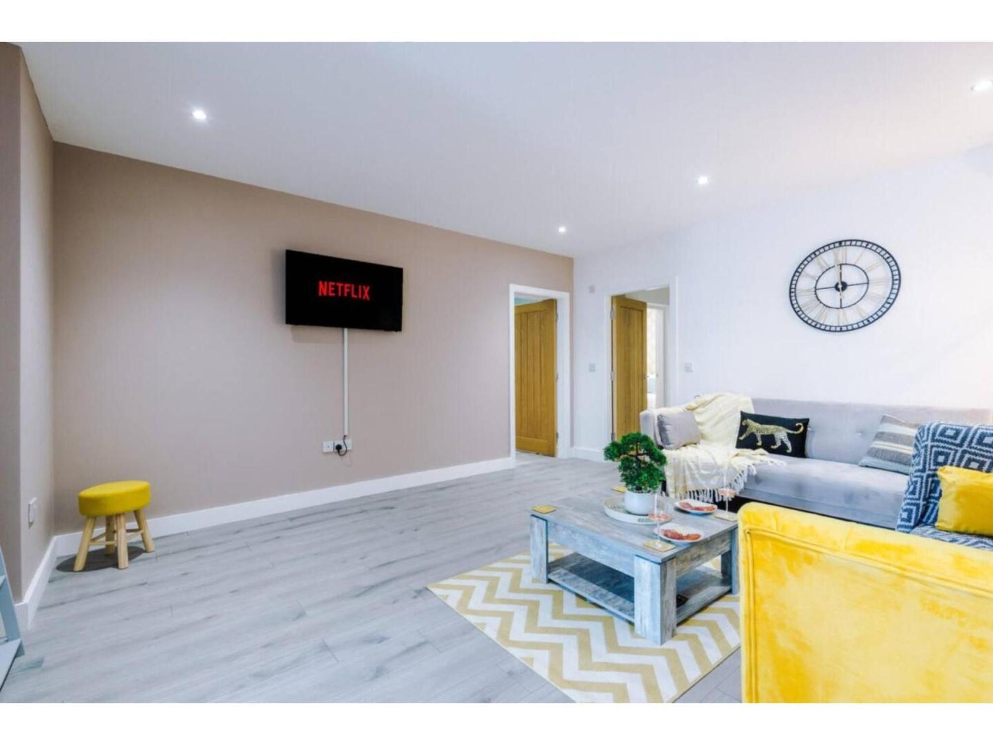 The Ecclesian Deluxe Apartments Near Trafford Centre Eccles Train Station Manchester Eksteriør billede