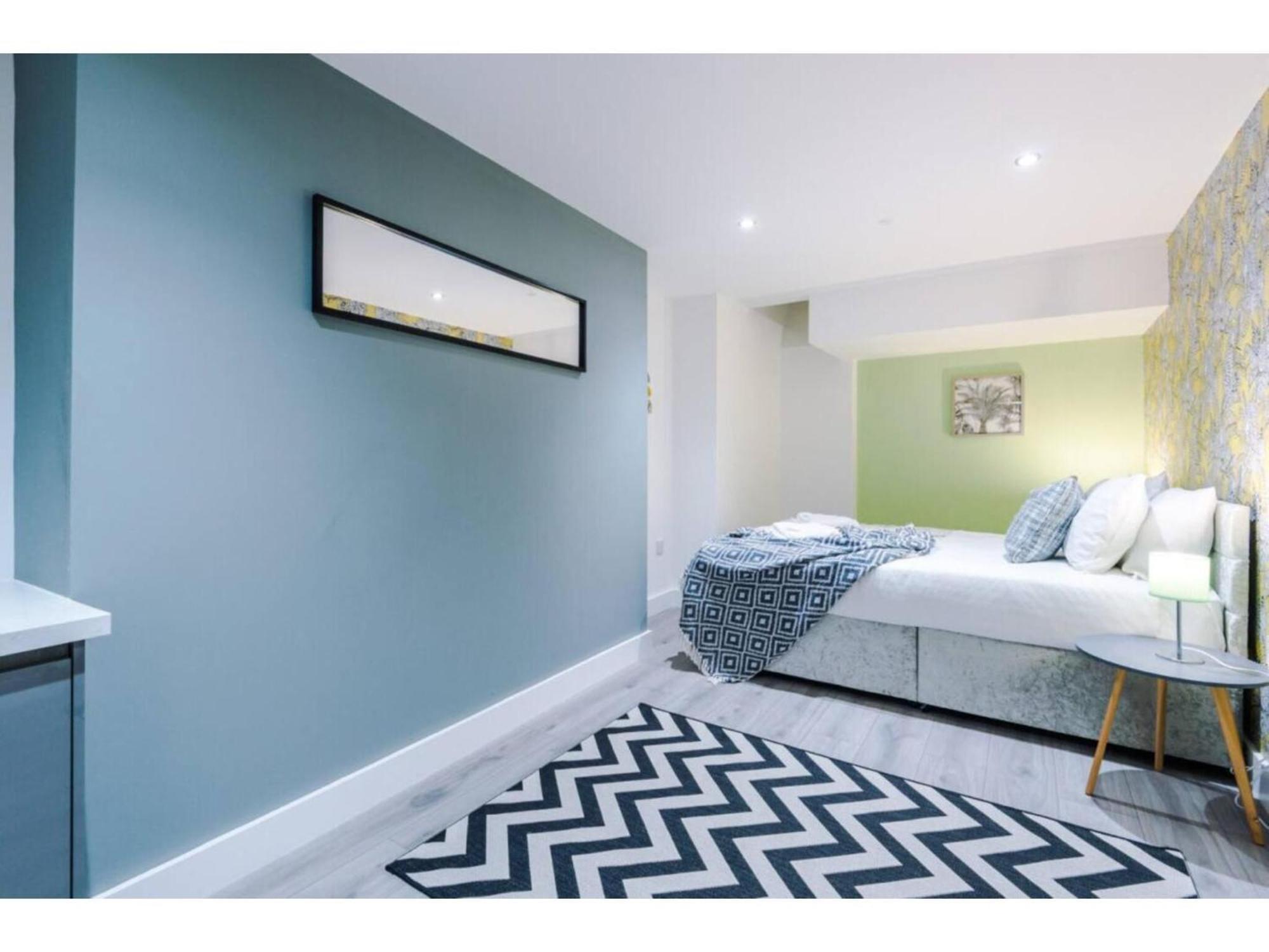 The Ecclesian Deluxe Apartments Near Trafford Centre Eccles Train Station Manchester Eksteriør billede