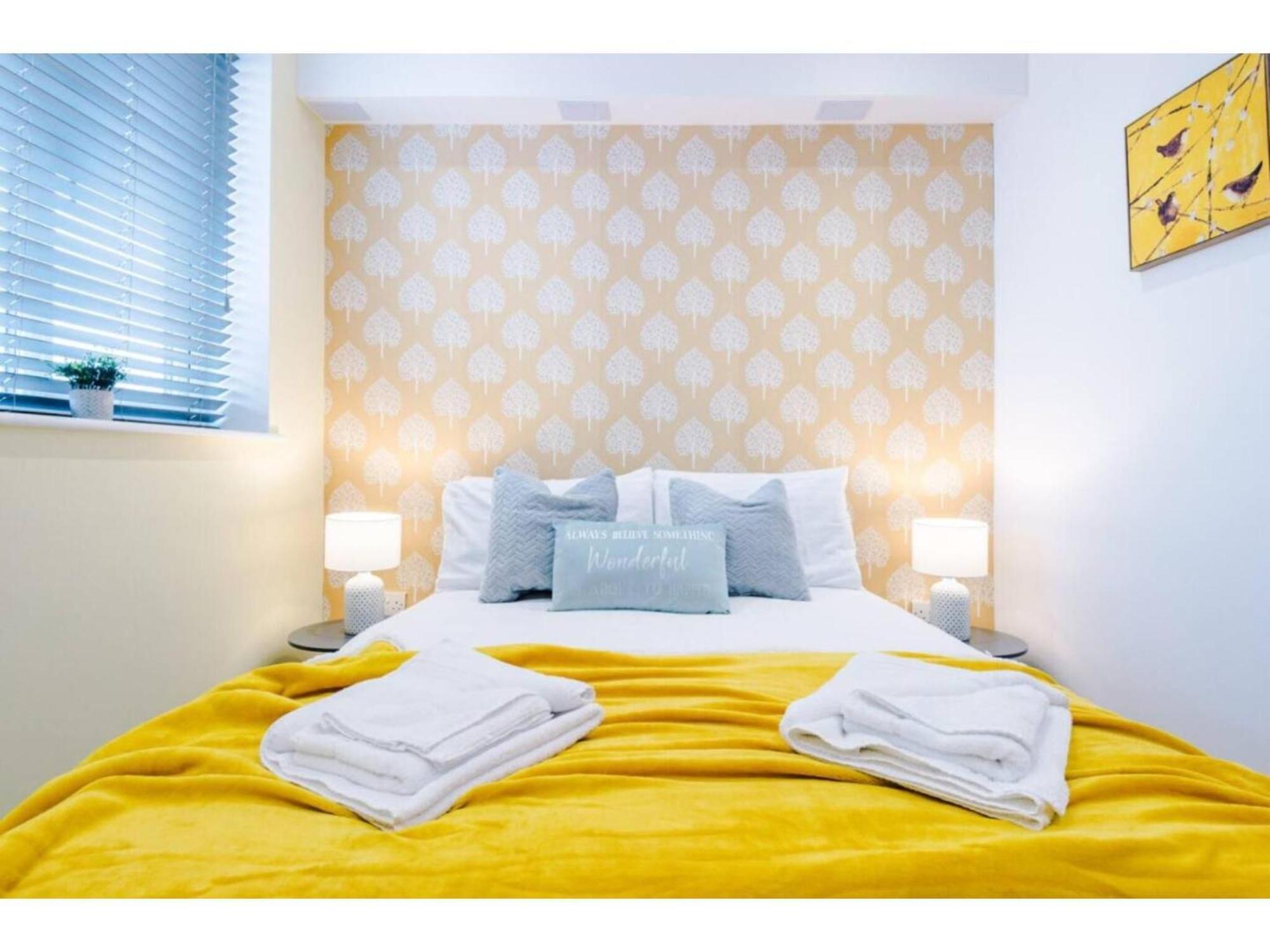 The Ecclesian Deluxe Apartments Near Trafford Centre Eccles Train Station Manchester Eksteriør billede
